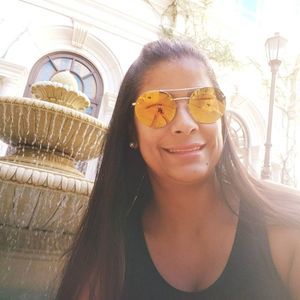 Meet your Posher, Lina